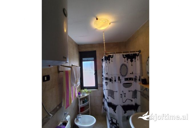 Shtepi me qera Apartament ne Tirane, 1+1, Mobilimi E mobiluar, Pagesa 600  Euro.