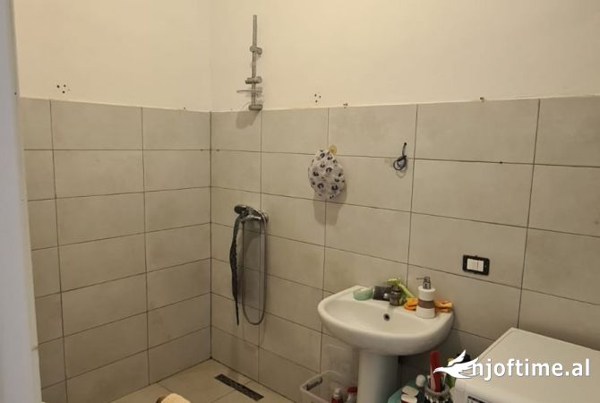 Apartment for rent in Tirana 2+1, Emty