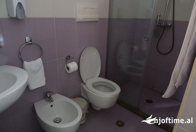 Ambient biznesi ne shitje 5+1 ne Tirane - 2,000,000 Euro