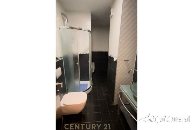 Shtepi me qera 2+1 ne Tirane - 800 Euro
