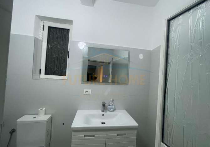 Ambient biznesi me qera 3+1 ne Durres - 450 Euro