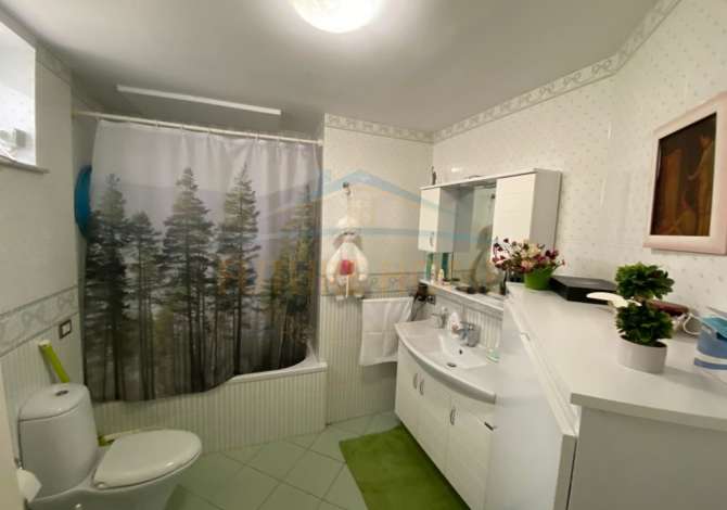 Shtepi ne shitje Apartament ne Durres, 3+1, Mobilimi E mobiluar, Pagesa 280,000  Euro.