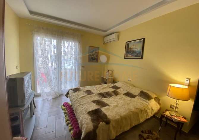 Shtepi ne shitje Apartament ne Durres, 3+1, Mobilimi E mobiluar, Pagesa 280,000  Euro.