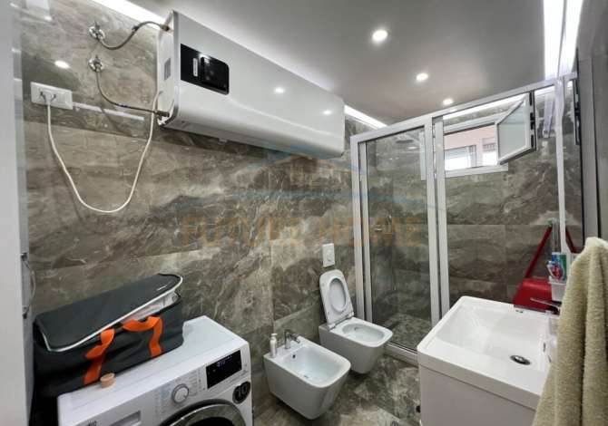 Shtepi ne shitje Apartament ne Durres, 2+1, Mobilimi E mobiluar, Pagesa 150,000  Euro.