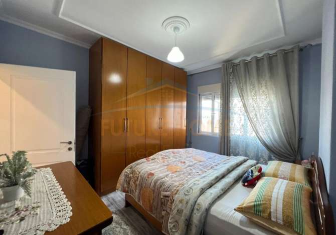 Shtepi ne shitje Apartament ne Durres, 2+1, Mobilimi E mobiluar, Pagesa 150,000  Euro.