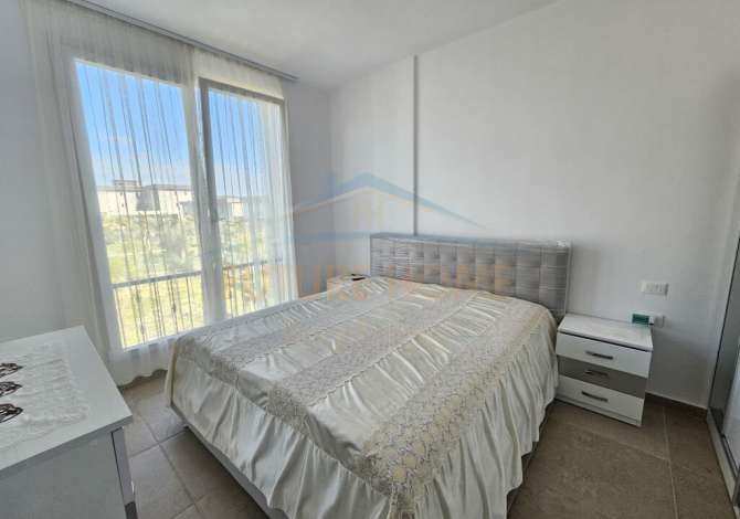 Shtepi ne shitje Apartament ne Durres, 3+1, Mobilimi Pjeserisht e mobiluar, Pagesa 400,000  Euro.