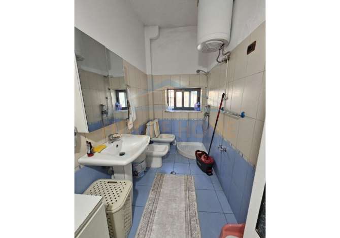 Shtepi ne shitje Apartament ne Durres, 3+1, Mobilimi E mobiluar, Pagesa 150,000  Euro.