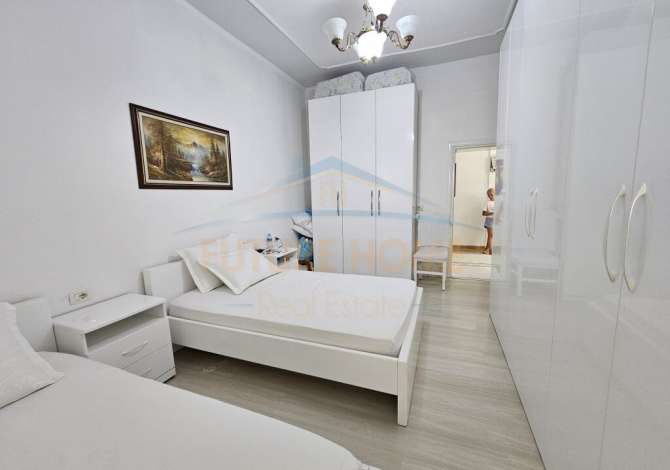 Shtepi ne shitje Apartament ne Durres, 3+1, Mobilimi E mobiluar, Pagesa 150,000  Euro.