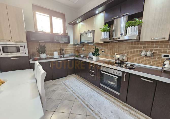 Shtepi ne shitje Apartament ne Durres, 3+1, Mobilimi E mobiluar, Pagesa 150,000  Euro.