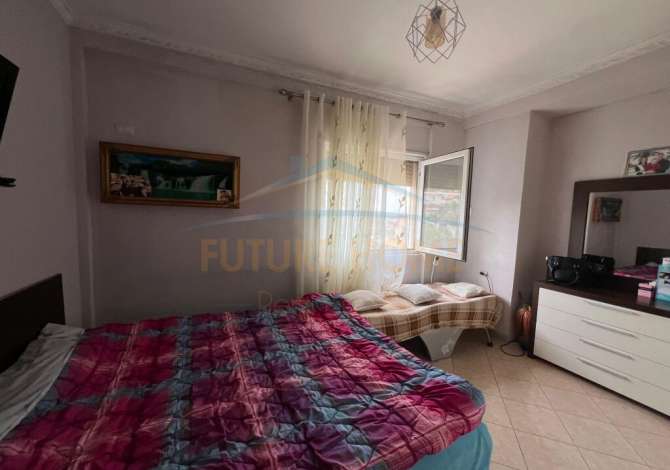 Shtepi ne shitje Apartament ne Durres, 2+1, Mobilimi E mobiluar, Pagesa 110,000  Euro.