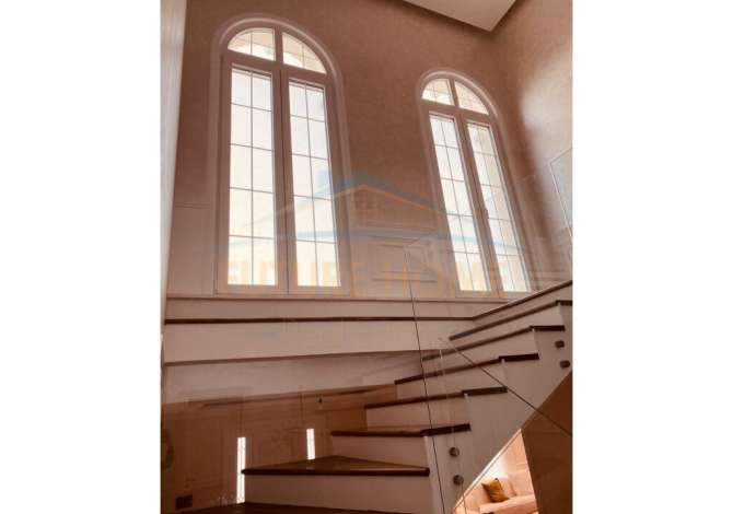 Shtepi ne shitje Vila Luksoze ne Durres, 4+1, Mobilimi E mobiluar, Pagesa 820,000  Euro.