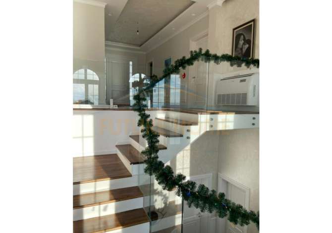 Shtepi ne shitje Vila Luksoze ne Durres, 4+1, Mobilimi E mobiluar, Pagesa 820,000  Euro.