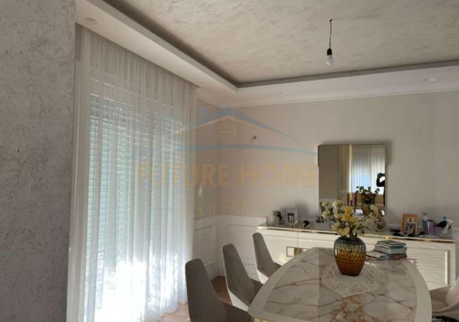 Shtepi ne shitje Vila Luksoze ne Durres, 4+1, Mobilimi E mobiluar, Pagesa 820,000  Euro.