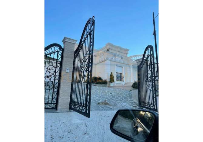 Shtepi ne shitje Vila Luksoze ne Durres, 4+1, Mobilimi E mobiluar, Pagesa 820,000  Euro.