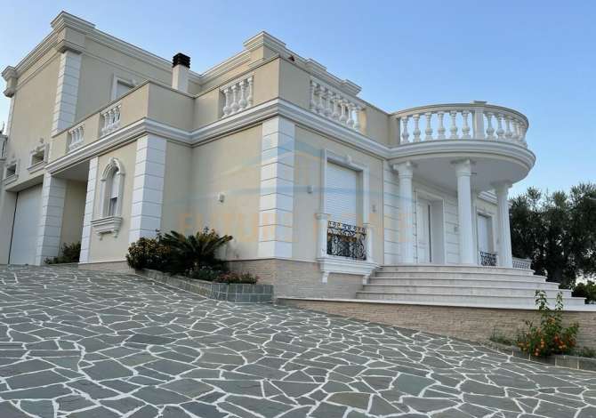 Shtepi ne shitje Vila Luksoze ne Durres, 4+1, Mobilimi E mobiluar, Pagesa 820,000  Euro.