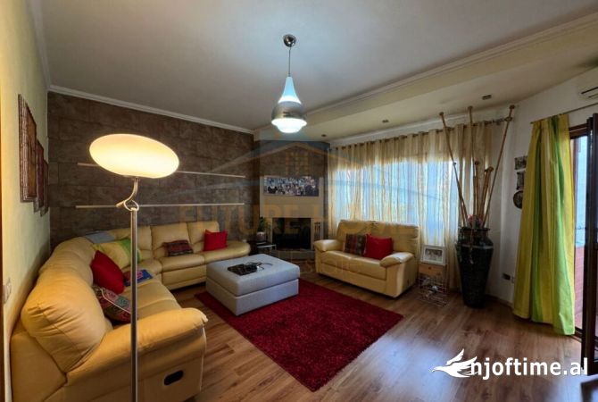 Shtepi ne shitje Vila Luksoze ne Durres, 6+1, Mobilimi E mobiluar, Pagesa 550,000  Euro.