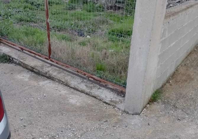 Truall ose Toke  ne Gjirokaster - 13,000 Euro