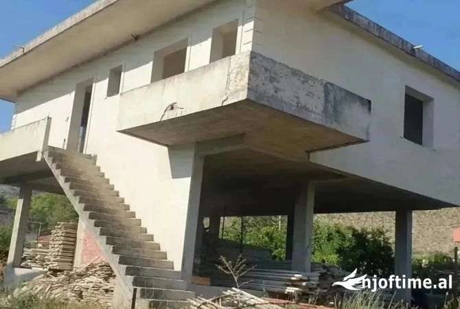 Casa in vendita 2+1 a Argirocastro - 70,000 Euro