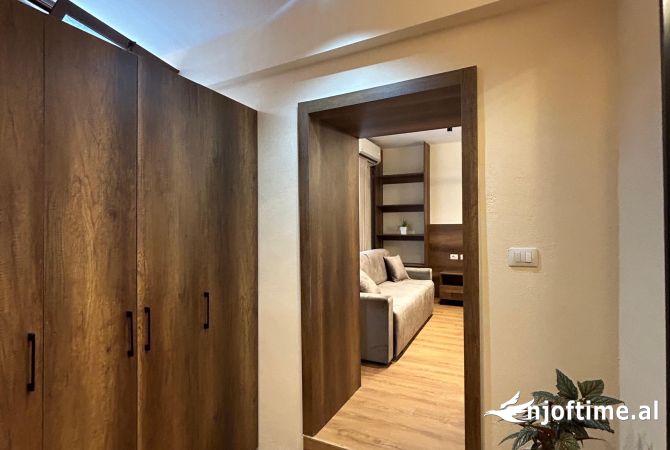 Shtepi ne shitje Shtepi Private ne Gjirokaster, Garsoniere, Mobilimi E mobiluar, Pagesa 680,000  Euro.