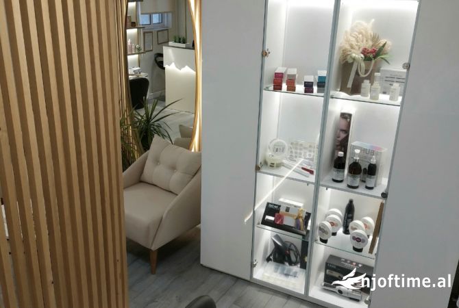 Ambient biznesi me qera 1+1 ne Tirane - 25,000 Leke