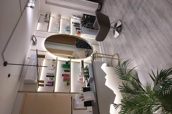 Ambient biznesi me qera 1+1 ne Tirane - 20,000 Leke