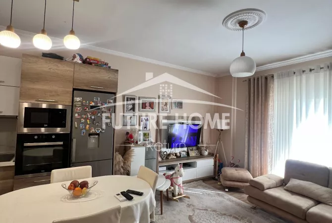 Shtepi ne shitje 2+1 ne Tirane - 105,000 Euro