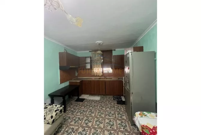 Shtepi me qera 2+1 ne Tirane - 450 Euro