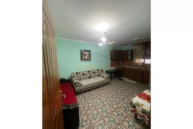 Shtepi me qera Apartament ne Tirane, 2+1, Mobilimi E mobiluar, Pagesa 450  Euro.