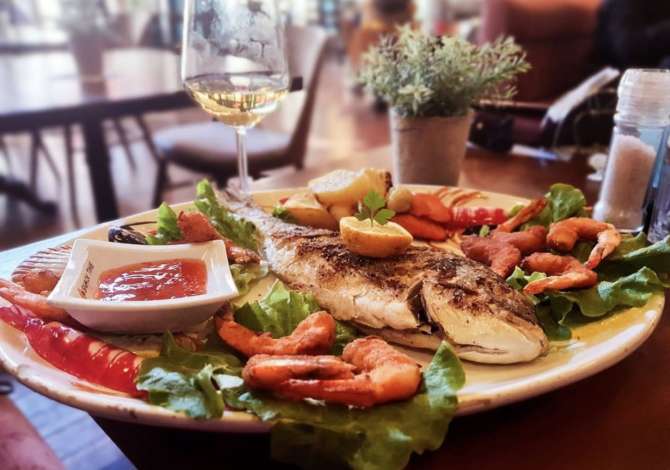 Njoftime Pune ne Tirane, Profesioni Kamarier/e ,Ndihmes Kuzhinier/e , , Pagesa Me Marreveshje.