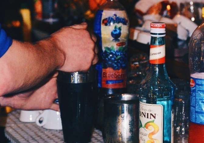 Njoftime Pune ne Tirane, Profesioni Barist,Kamarier/e, Sanitare , , Pagesa 33,000  Leke.