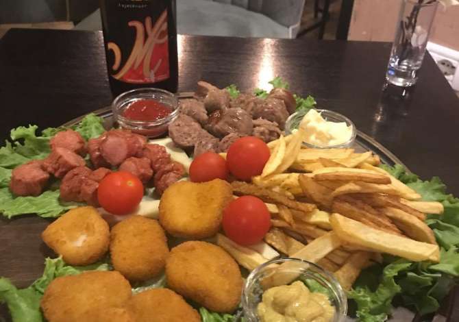 Njoftime Pune ne Tirane, Profesioni Kamariere , Kuzhinier , , Pagesa Me Marreveshje.