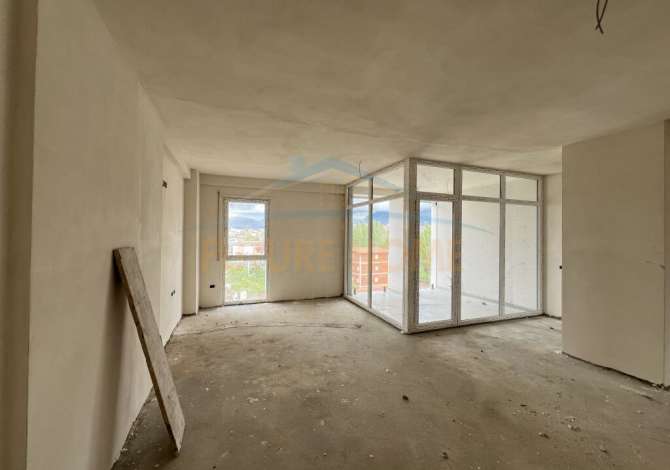 Shtepi ne shitje Apartament ne Tirane, 2+1, Mobilimi Bosh, pa mobiluar, Pagesa 173,488  Euro.
