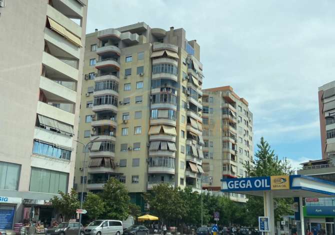 Casa in vendita 7+1 a Elbasan - 330,000 Euro