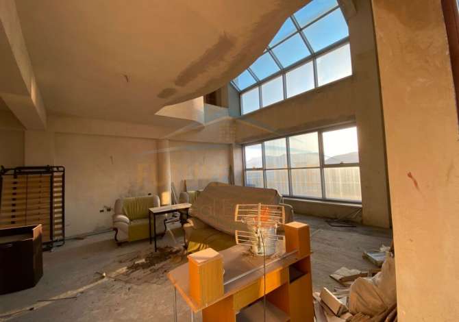 Shtepi ne shitje Duplex(shtepi me 2 kate) ne Elbasan, 7+1, Mobilimi Bosh, pa mobiluar, Pagesa 330,000  Euro.