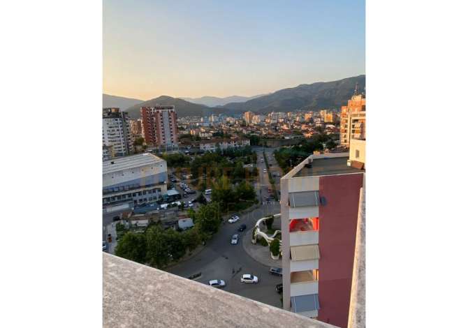 Shtepi ne shitje Duplex(shtepi me 2 kate) ne Elbasan, 7+1, Mobilimi Bosh, pa mobiluar, Pagesa 330,000  Euro.