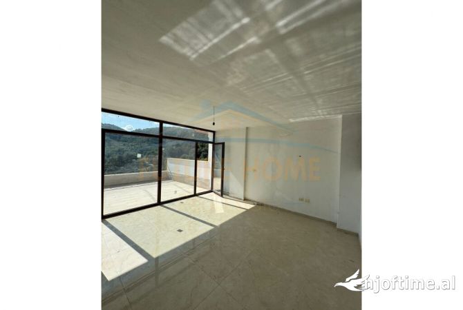 Shtepi ne shitje 3+1 ne Tirane - 330,000 Euro