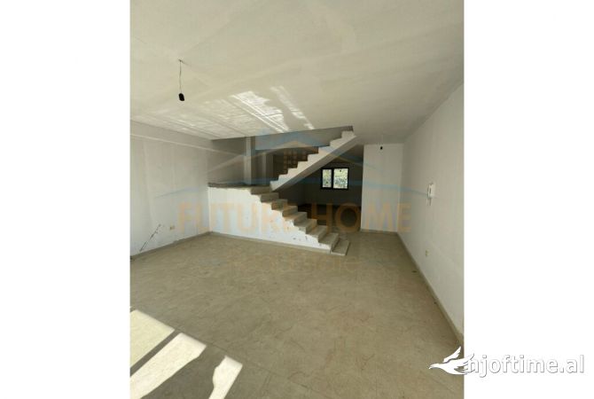 Shtepi ne shitje Apartament ne Tirane, 3+1, Mobilimi Bosh, pa mobiluar, Pagesa 330,000  Euro.