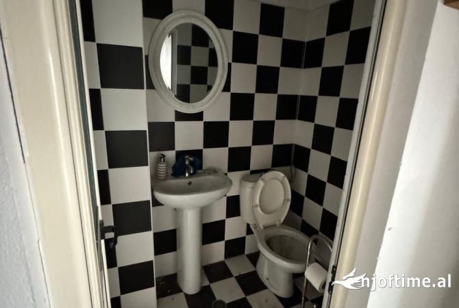 Ambient biznesi me qera 1+1 ne Tirane - 1,000 Euro