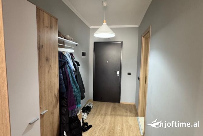 Shtepi ne shitje Apartament ne Tirane, 2+1, Mobilimi E mobiluar, Pagesa 203,000  Euro.