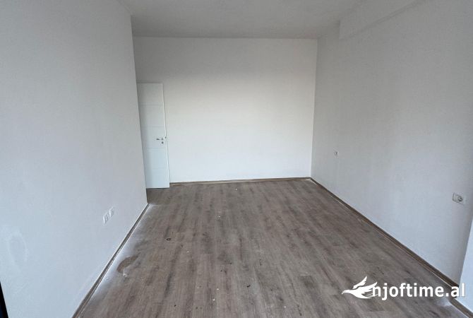 Shtepi me qera 3+1 ne Tirane - 800 Euro