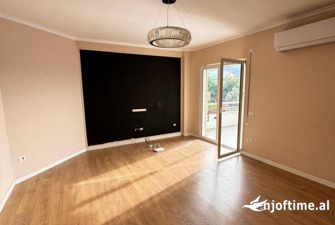 Shtepi ne shitje 2+1 ne Tirane - 125,000 Euro