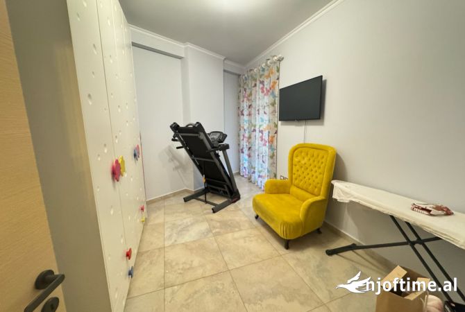Shtepi me qera 2+1 ne Tirane - 650 Euro