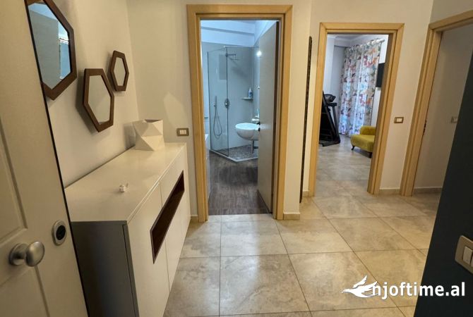 Shtepi me qera Apartament ne Tirane, 2+1, Mobilimi E mobiluar, Pagesa 650  Euro.