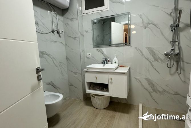 Shtepi me qera 2+1 ne Tirane - 550 Euro