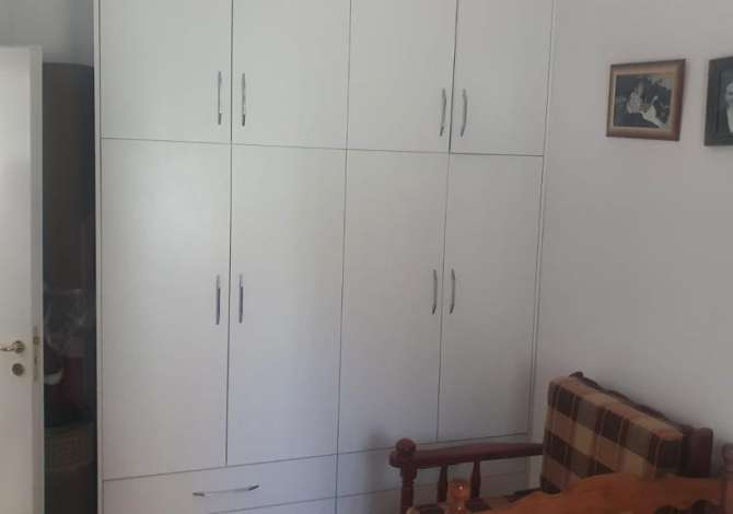 Shtepi me qera Shtepi Private ne Tirane, 3+1, Mobilimi E mobiluar, Pagesa 400  Euro.