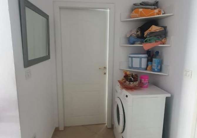 Shtepi me qera Shtepi Private ne Tirane, 3+1, Mobilimi E mobiluar, Pagesa 400  Euro.