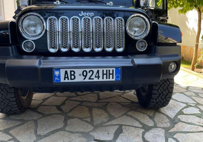 Makina ne shitje ne Tirane, Jeep, 2014 Diesel,Kambio Automatik Pagesa 25,000  Euro.