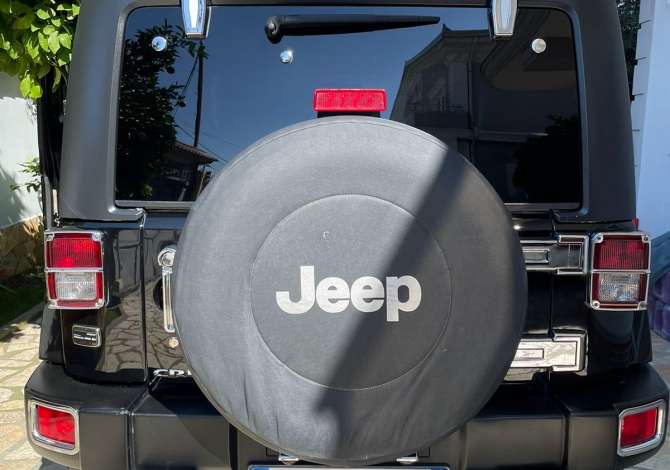 Makina ne shitje ne Tirane, Jeep, 2014 Diesel,Kambio Automatik Pagesa 25,000  Euro.