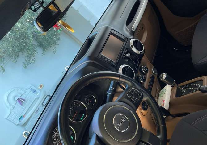 Makina ne shitje ne Tirane, Jeep, 2014 Diesel,Kambio Automatik Pagesa 25,000  Euro.