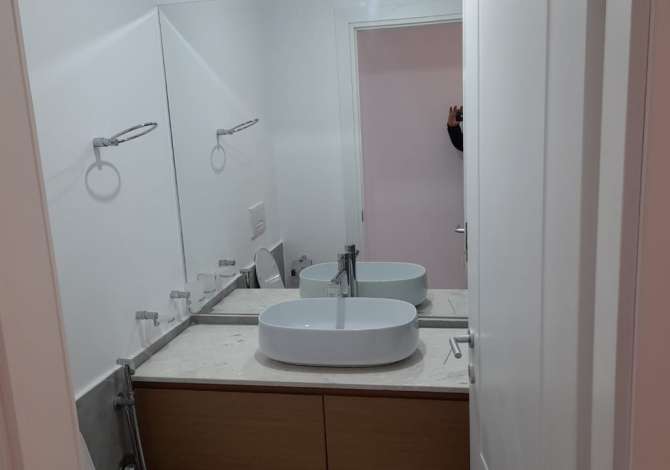 Shtepi me qera Shtepi Private ne Tirane, 2+1, Mobilimi E mobiluar, Pagesa 650  Euro.